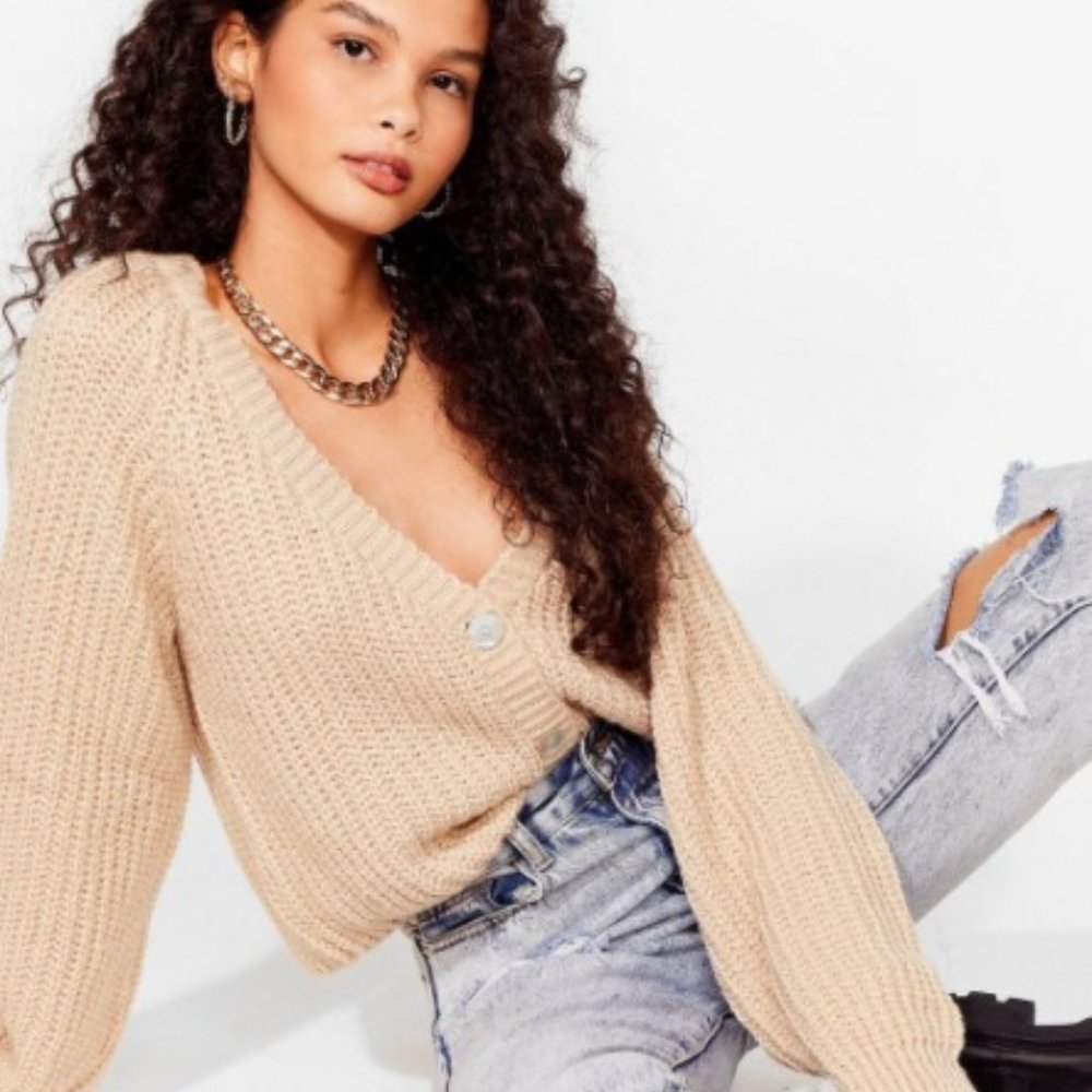V-Neck Cropped Cardigan with Button-Closure
